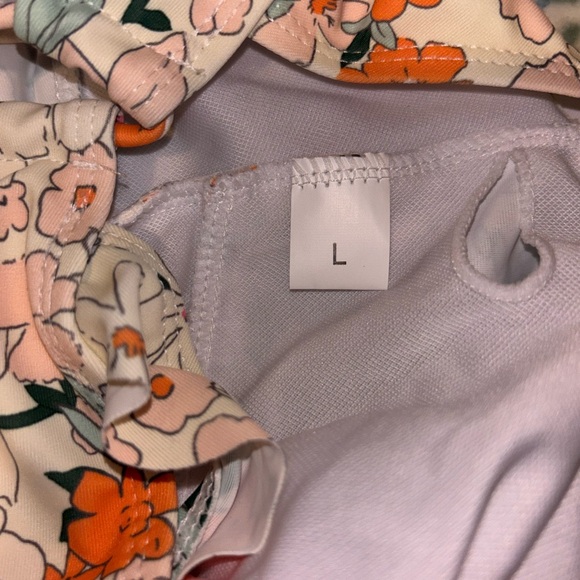 Floral Keyhole Women's One Piece Swimsuit - Picture 4 of 6